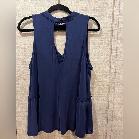 Embroidered Tank - Picture 2 of 4